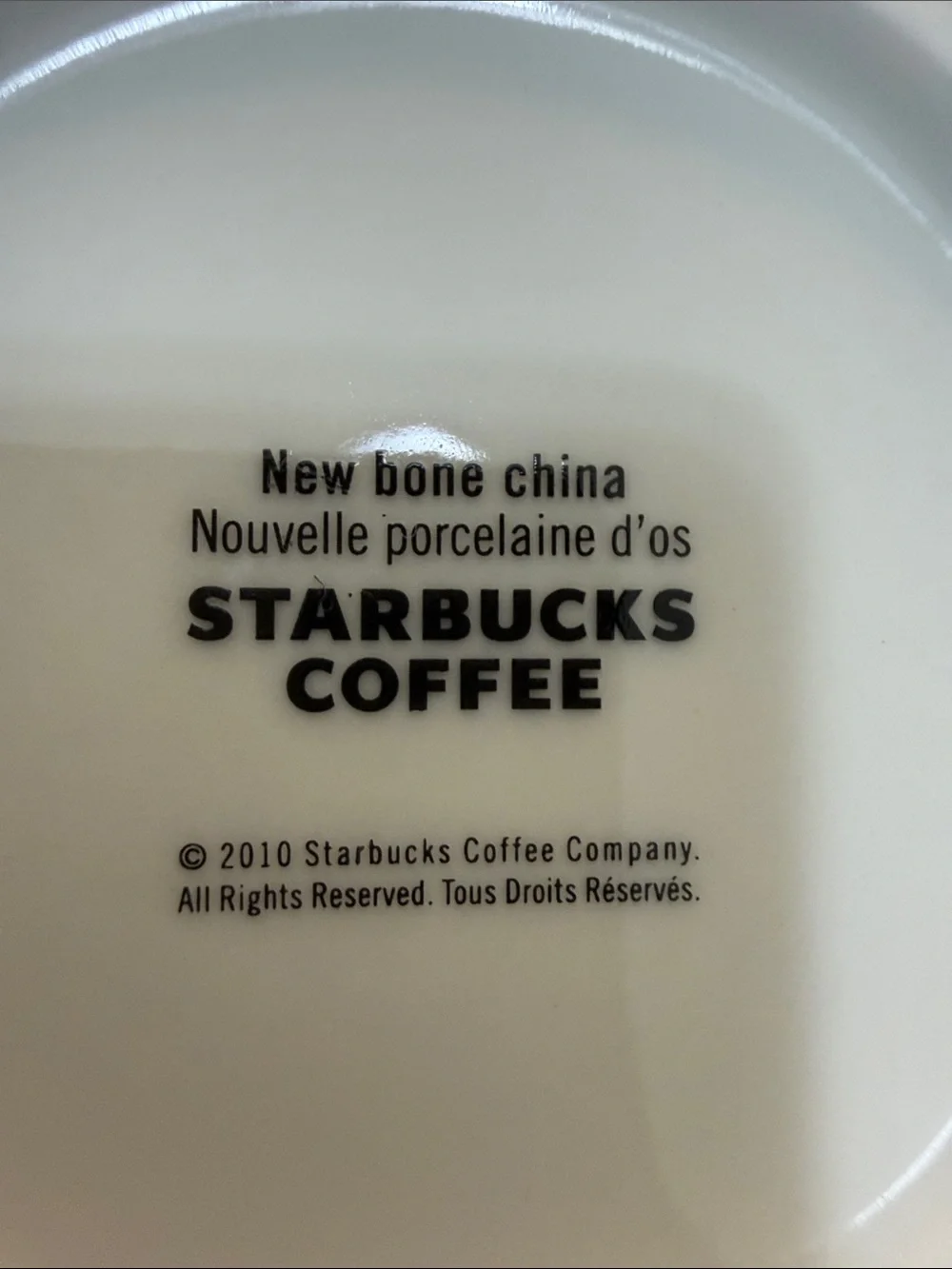 Starbucks 2010 New Bone China Nesting Bowls Set of 3 Red White Green EC